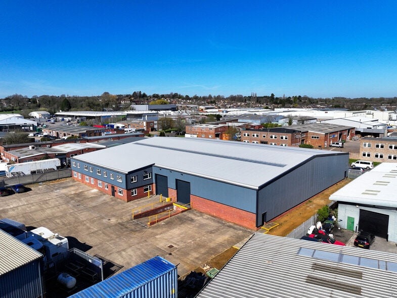 Borough Road, Buckingham Road Industrial Estate, Brackley to rent - Building Photo - Image 3 of 4