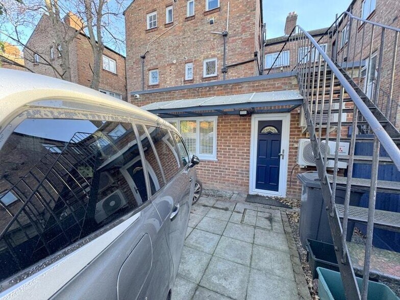 146 South Ealing Rd, London for sale - Building Photo - Image 3 of 8