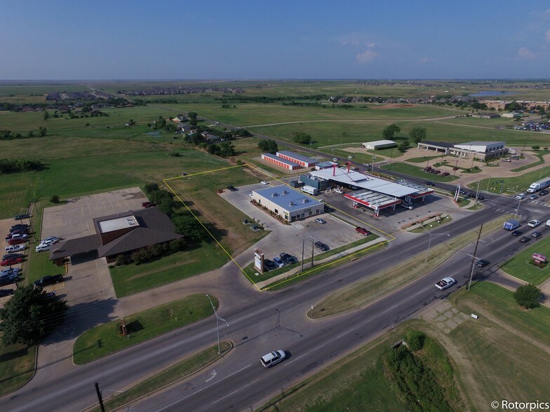 5004 SW Lee Blvd, Lawton, OK for rent - Building Photo - Image 2 of 2