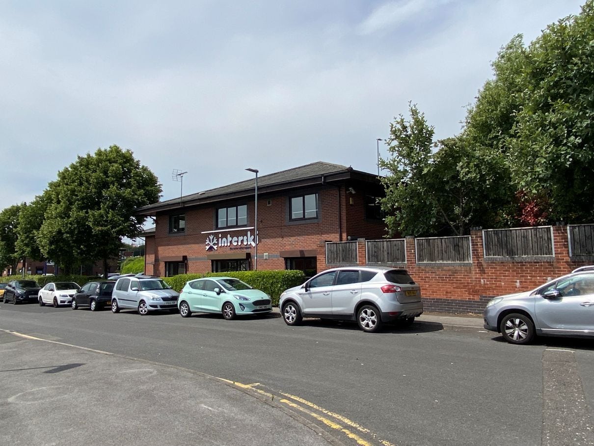 8 Commercial Gate, Mansfield to rent Building Photo- Image 1 of 14