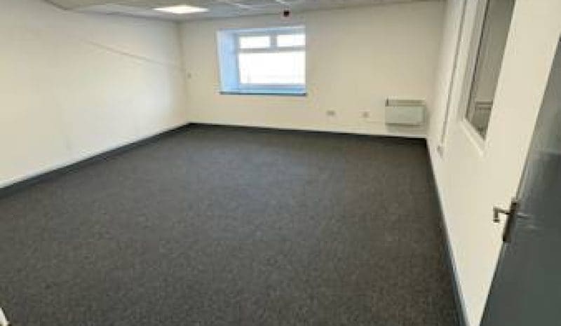 Haydock Cross, Kilbuck Ln, Haydock to rent - Interior Photo - Image 3 of 6