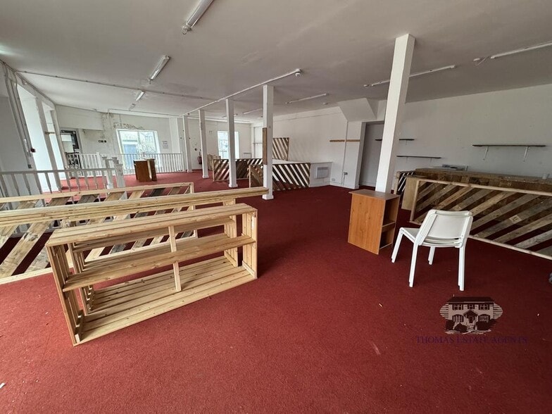 Station St, Porth to rent - Building Photo - Image 2 of 4