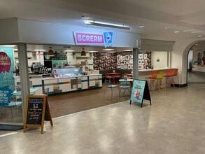 Lifton Place Place, Leeds to rent Interior Photo- Image 1 of 5