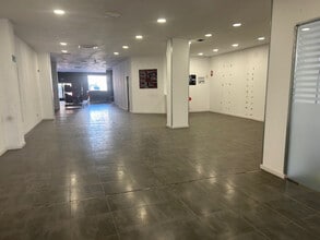 Retail in Getafe, Madrid to rent Interior Photo- Image 2 of 9