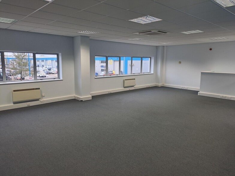 Hearle Way, Hatfield for sale - Interior Photo - Image 3 of 8