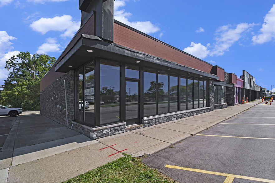 28168 Woodward Ave, Royal Oak, MI for rent - Building Photo - Image 1 of 14