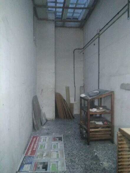 Retail in Cáceres, Cáceres to rent - Building Photo - Image 3 of 9