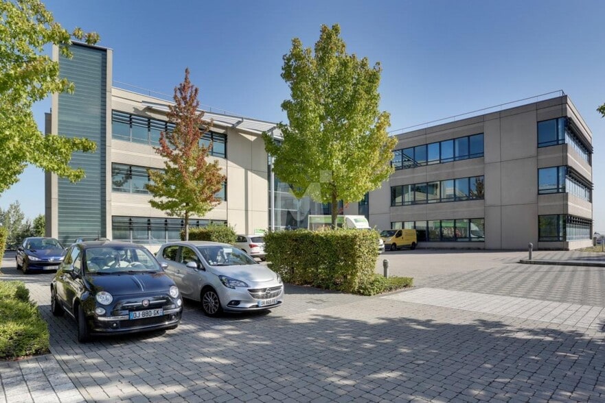 Office in Wissous to rent - Building Photo - Image 2 of 18