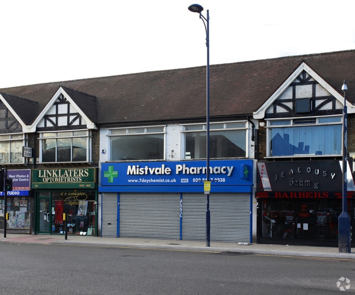 138-140 Welling High St, Welling to rent - Primary Photo - Image 1 of 2