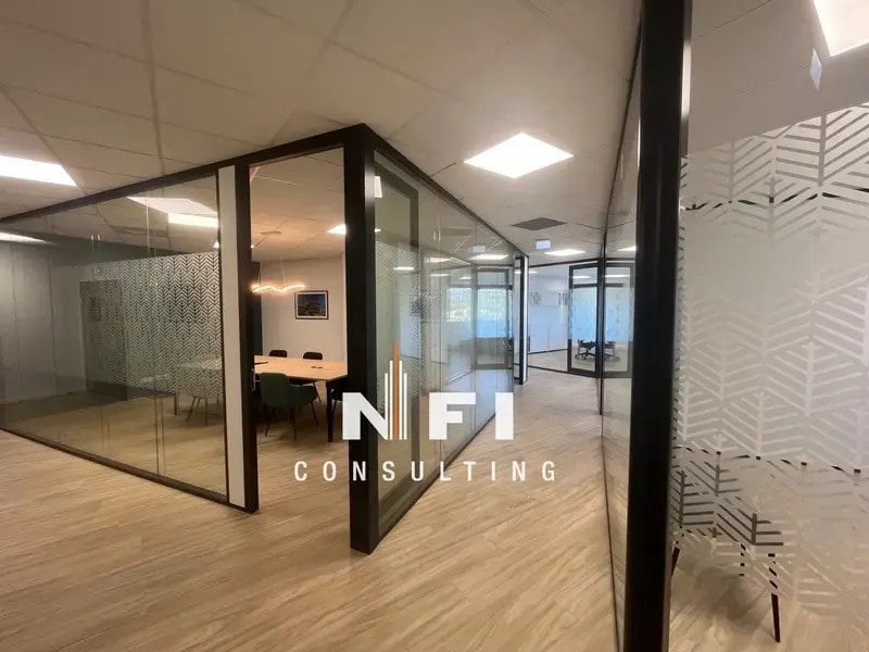 Vente Bureaux 236 m² à 425 m² - Photo 1