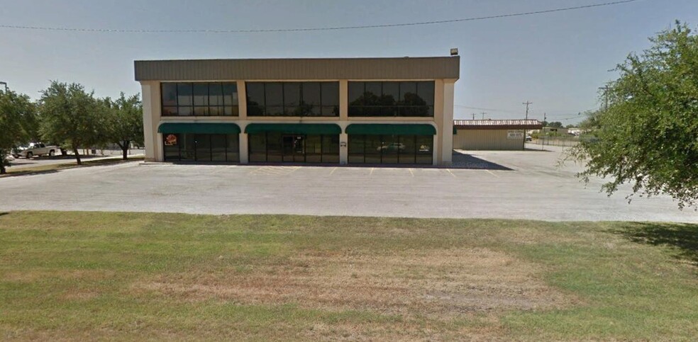 1049 Industrial Blvd, Abilene, TX for rent - Building Photo - Image 2 of 3