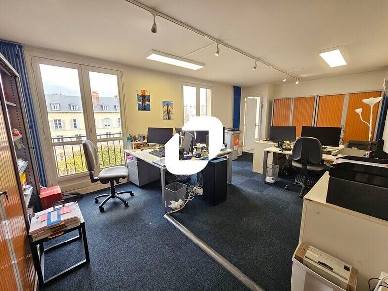 Office in Versailles to rent - Interior Photo - Image 3 of 12