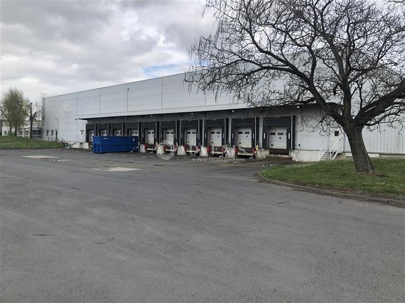 Industrial in Tremblay-en-France to rent Building Photo- Image 1 of 8