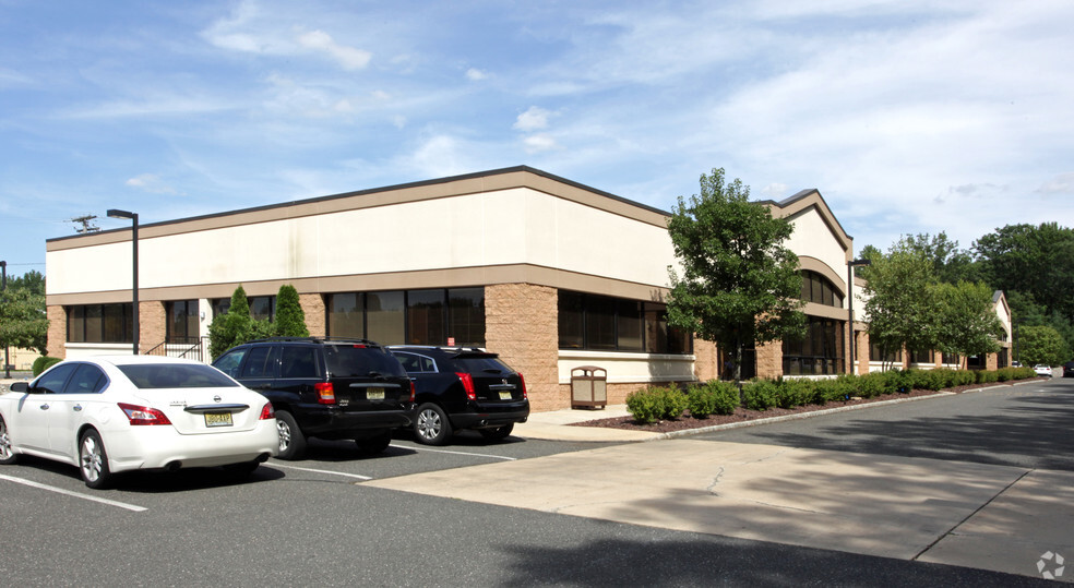 50 US Highway 9, Morganville, NJ for rent - Primary Photo - Image 1 of 5