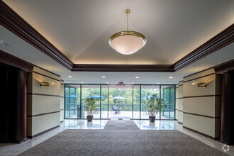 655 Engineering Dr, Peachtree Corners, GA for rent Lobby- Image 1 of 10