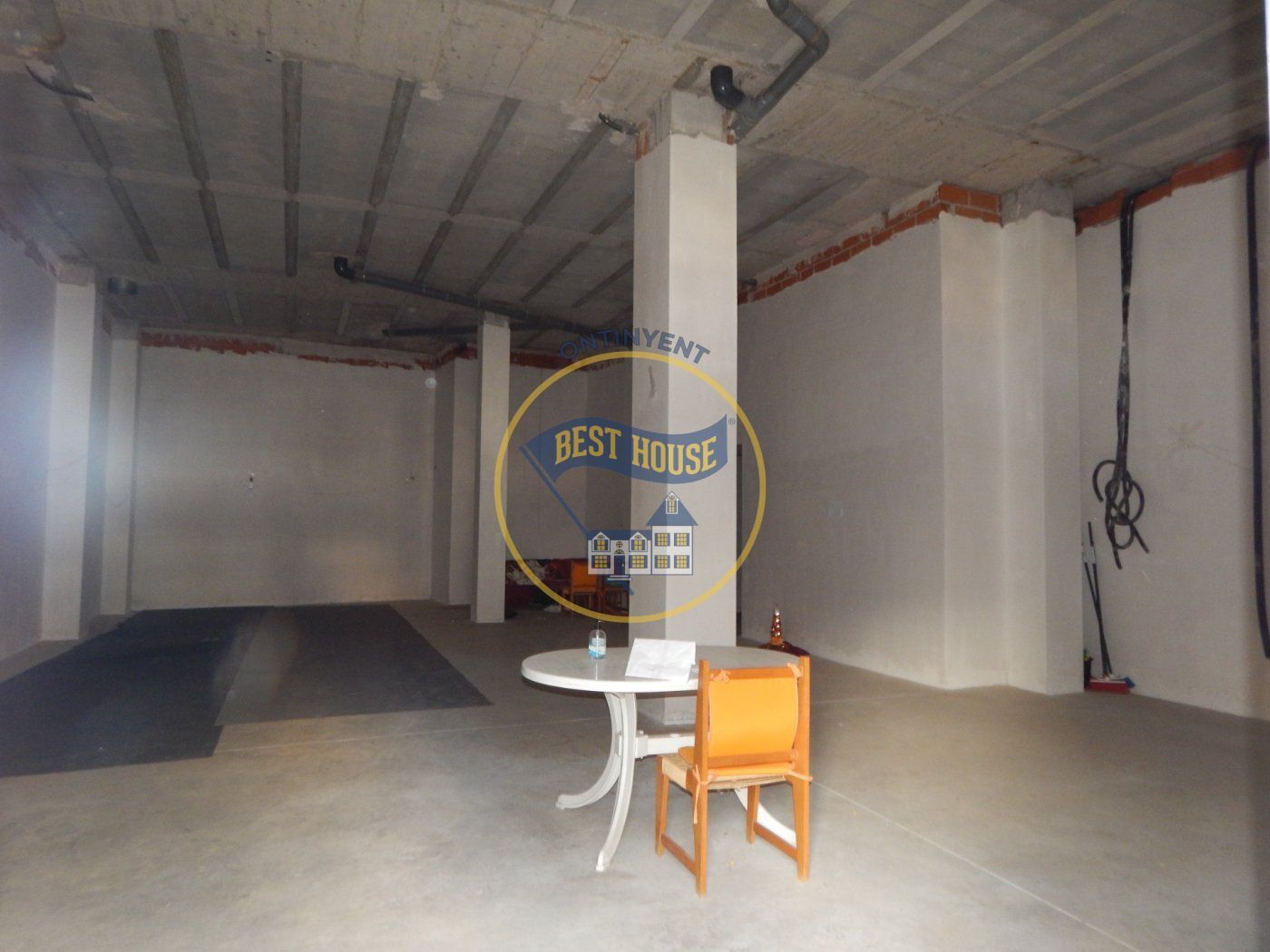 Retail in Ontinyent, Valencia to rent Primary Photo- Image 1 of 8
