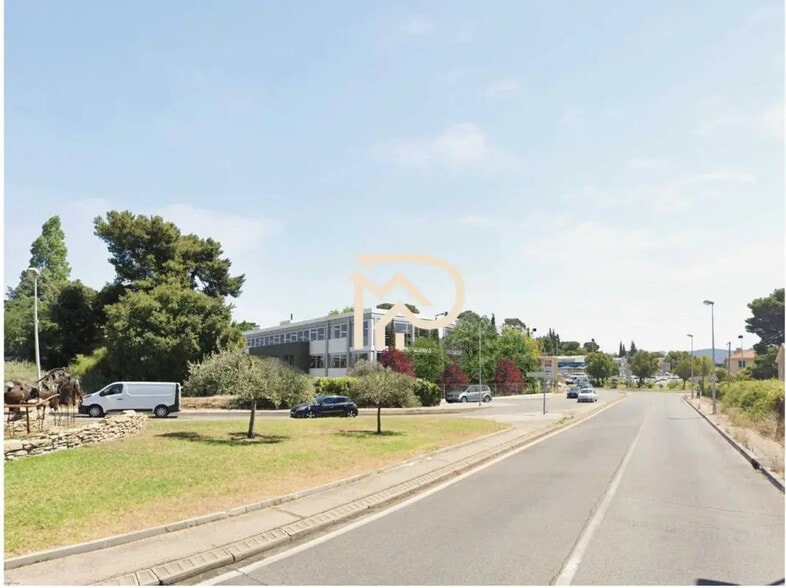 Office in Marseille to rent - Building Photo - Image 2 of 6