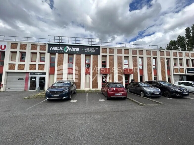 Light Industrial in Éragny to rent - Building Photo - Image 1 of 5