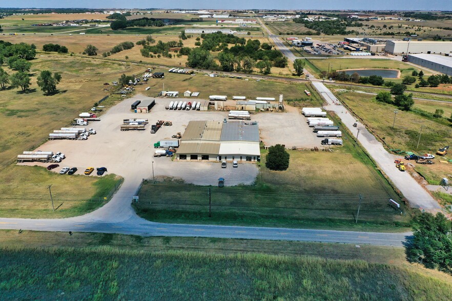 5328 E Market St, Enid, OK for sale - Aerial - Image 3 of 83