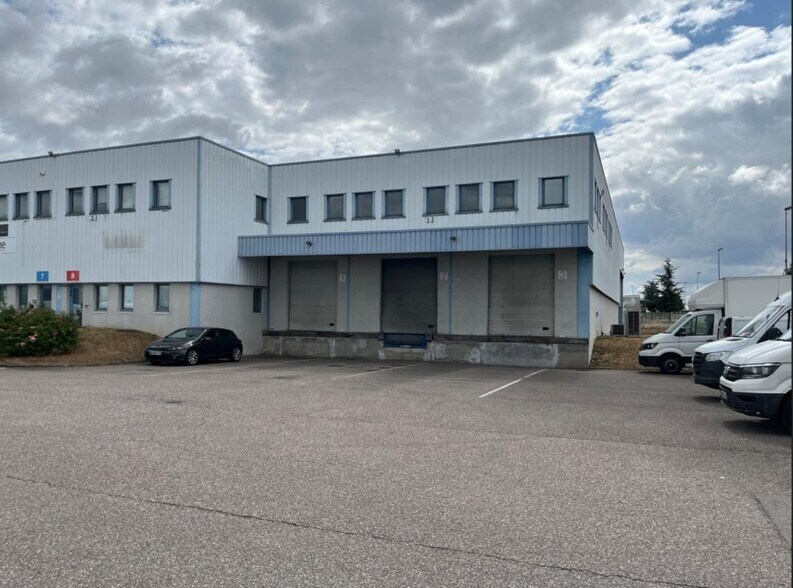 20 Rue Calmette, Genas to rent - Building Photo - Image 1 of 11