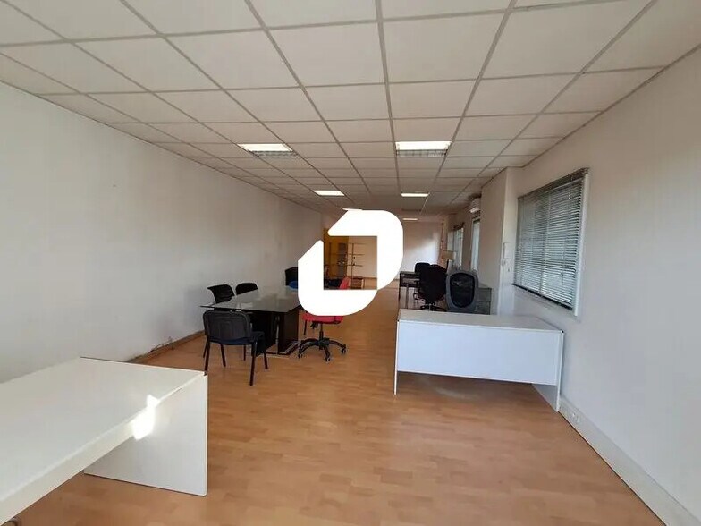 Office in Cenon to rent - Interior Photo - Image 3 of 10