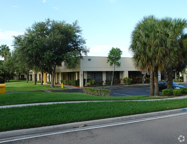 13790-13798 NW 4th St, Sunrise, FL for rent - Building Photo - Image 3 of 6