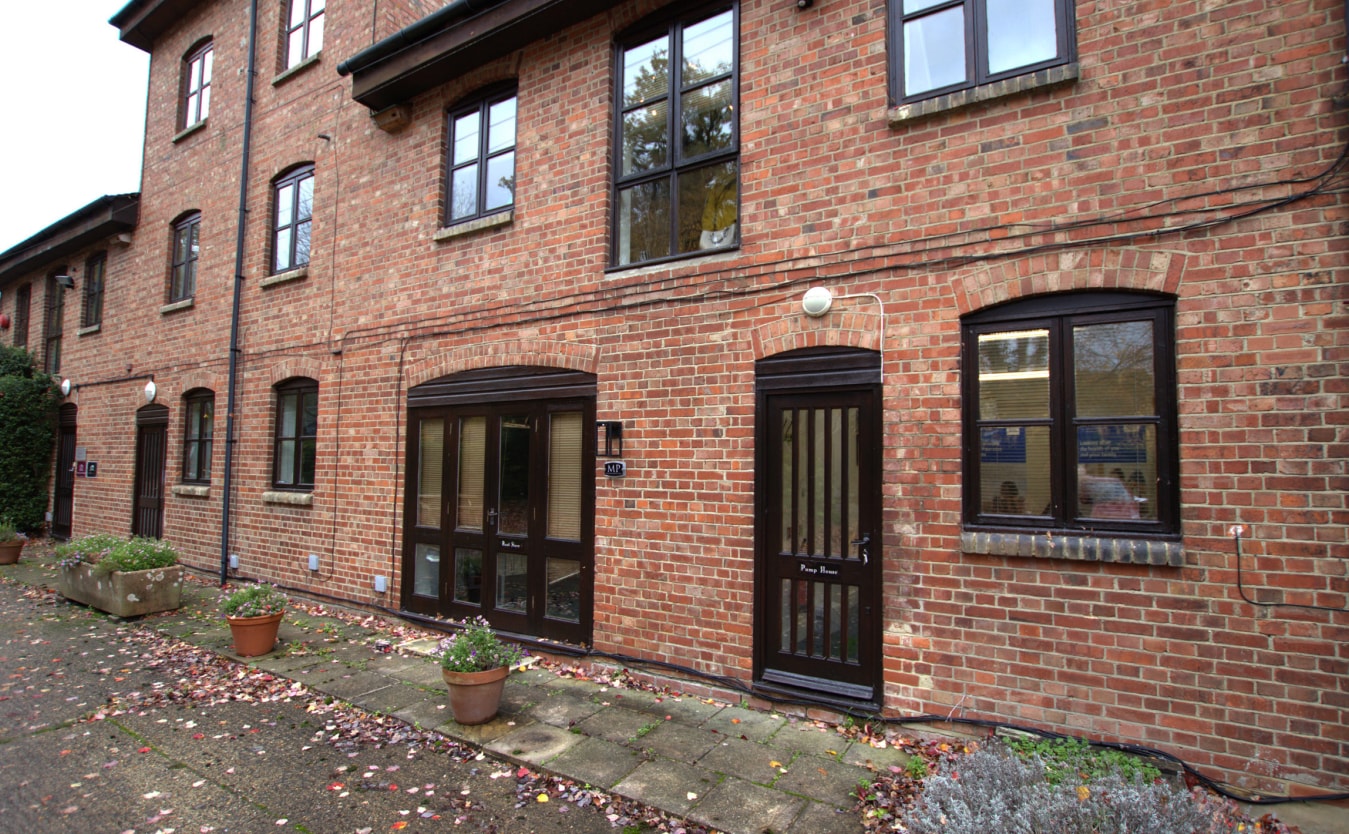 Felcourt Rd, East Grinstead to rent Building Photo- Image 1 of 2