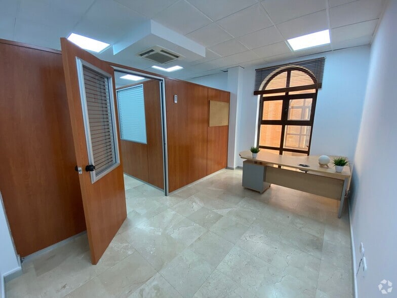 Office in Fuenlabrada, Madrid to rent - Interior Photo - Image 1 of 1