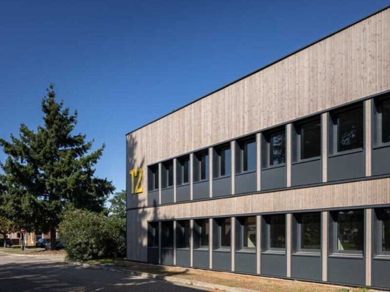Office in Vénissieux to rent - Building Photo - Image 3 of 22