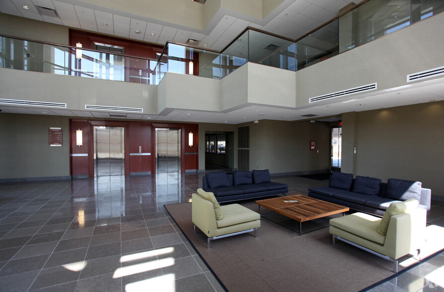 34100 Woodward Ave, Birmingham, MI for rent - Lobby - Image 3 of 16