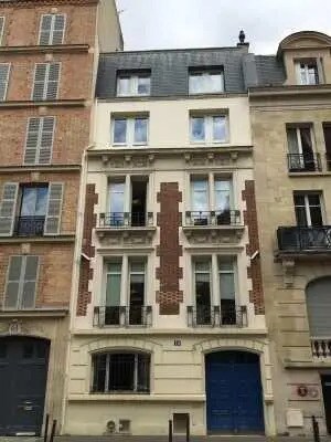Location Bureaux 734 m² - Photo 1