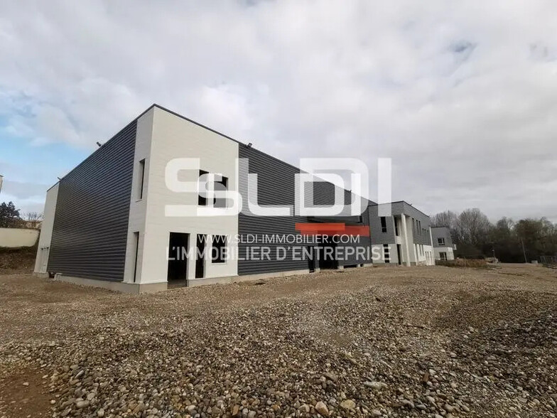 Light Industrial in Bourgoin-Jallieu for sale - Building Photo - Image 1 of 16