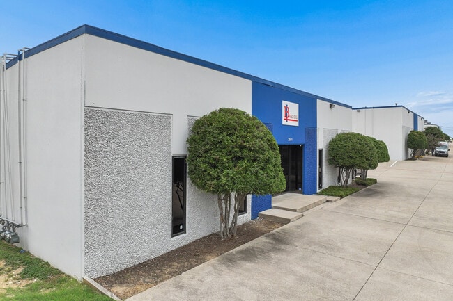 More details for 2901 Suffolk Dr, Fort Worth, TX - Industrial to Rent