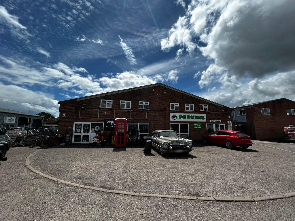 Alansway, Ottery St Mary to rent Building Photo- Image 1 of 4