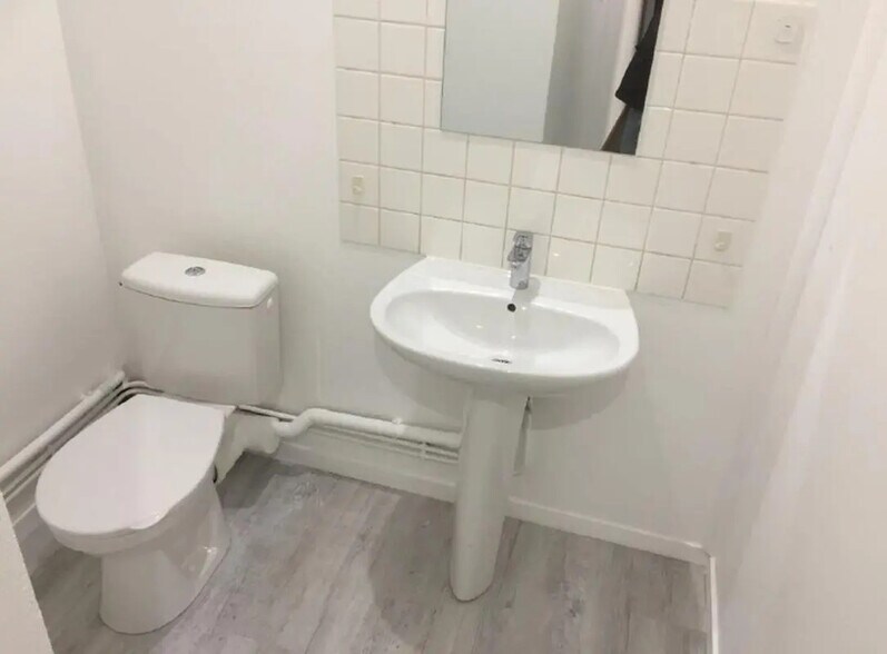 Light Industrial in Lisses to rent - Interior Photo - Image 2 of 20