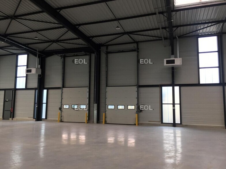 Light Industrial in Bonneuil-sur-Marne to rent - Interior Photo - Image 2 of 3
