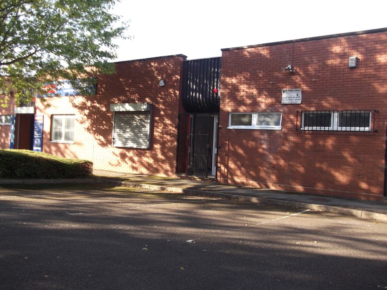 Units 52-57 Hewell Rd, Redditch for rent - Building Photo - Image 2 of 3