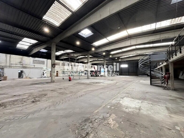 Industrial in SAINT-OUEN-L'AUMONE to rent - Building Photo - Image 2 of 7