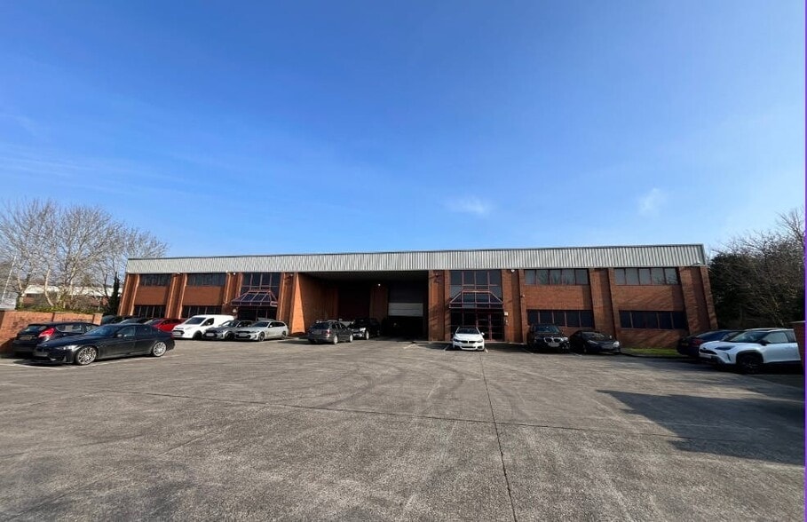Cribbs Causeway, Bristol to rent - Building Photo - Image 2 of 4