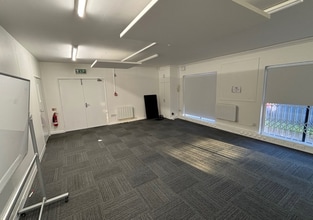 Wheatfield Way, Hinckley to rent Interior Photo- Image 1 of 3