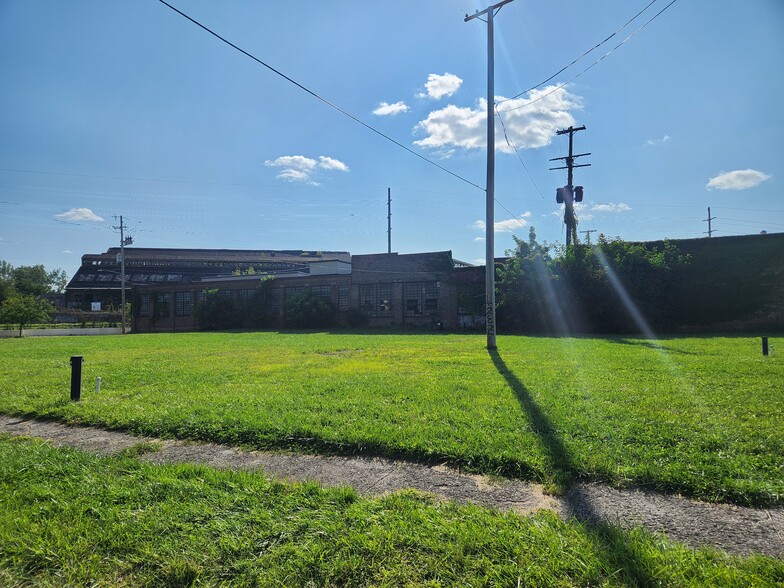 6203-6215 Cedar Ave, Cleveland, OH for sale - Building Photo - Image 2 of 2