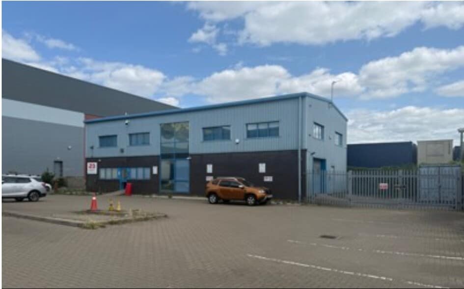 George Summers Clos, Rochester to rent - Building Photo - Image 3 of 3