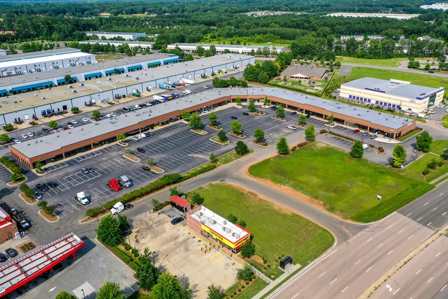 2945 S Miami Blvd, Durham, NC for rent - Building Photo - Image 3 of 7