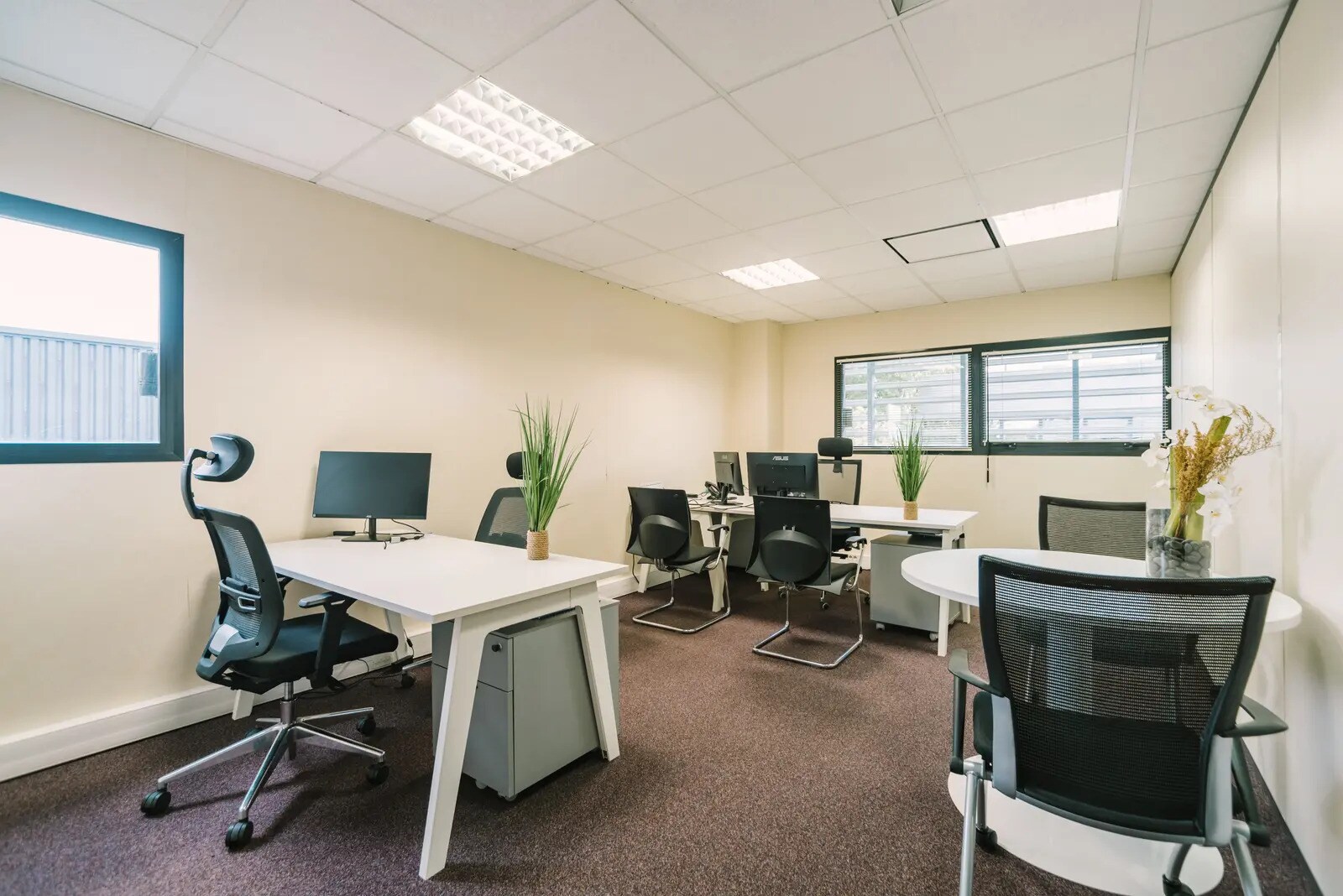 6 Avenue Neil Armstrong, Mérignac to rent Interior Photo- Image 1 of 6