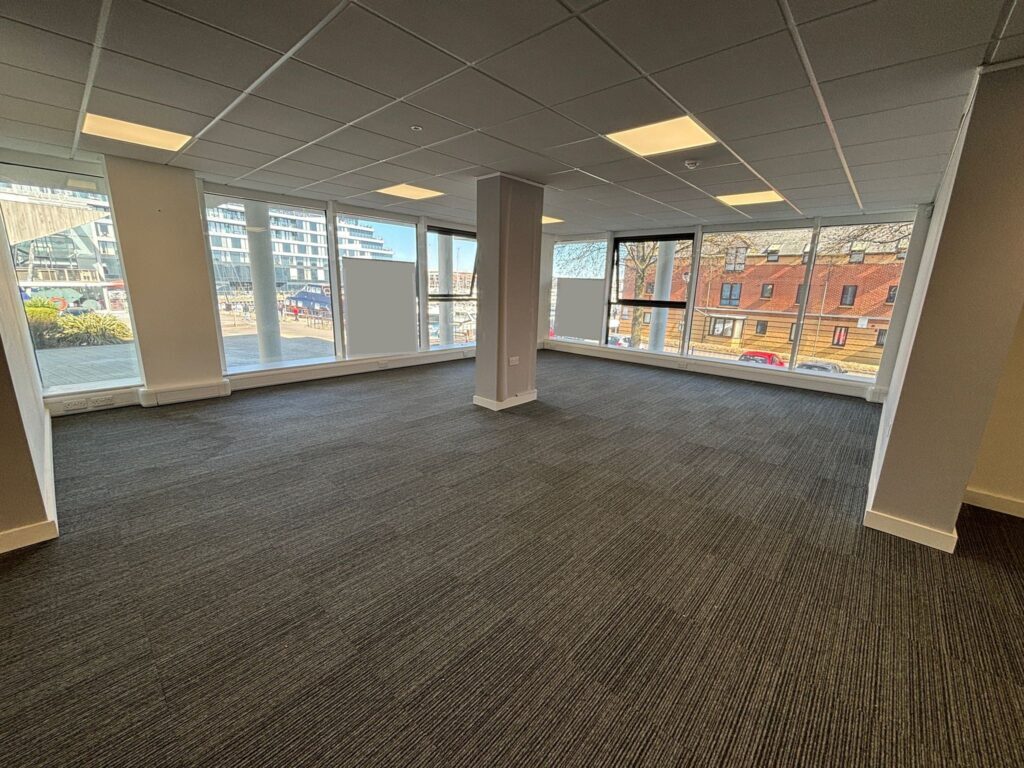 Maritime Walk, Southampton to rent Interior Photo- Image 1 of 3