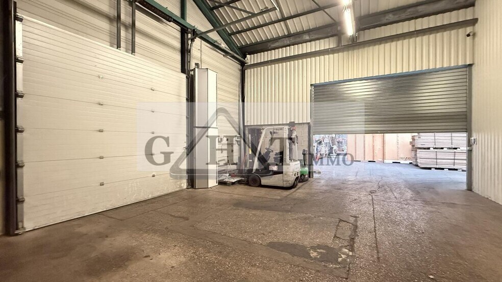 Industrial in Mareuil-lès-Meaux to rent - Building Photo - Image 3 of 21