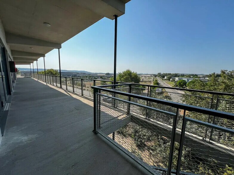 Office in Avignon to rent - Building Photo - Image 2 of 6