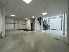 Carlton Rd, Ashford to rent Interior Photo- Image 2 of 5