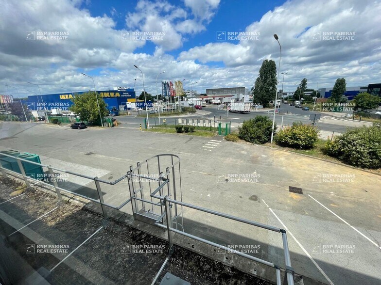 Industrial in Orly to rent - Building Photo - Image 3 of 18