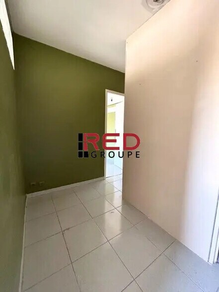 175 Boulevard Ferdinand De Lesseps, Aix-en-Provence to rent - Building Photo - Image 3 of 4